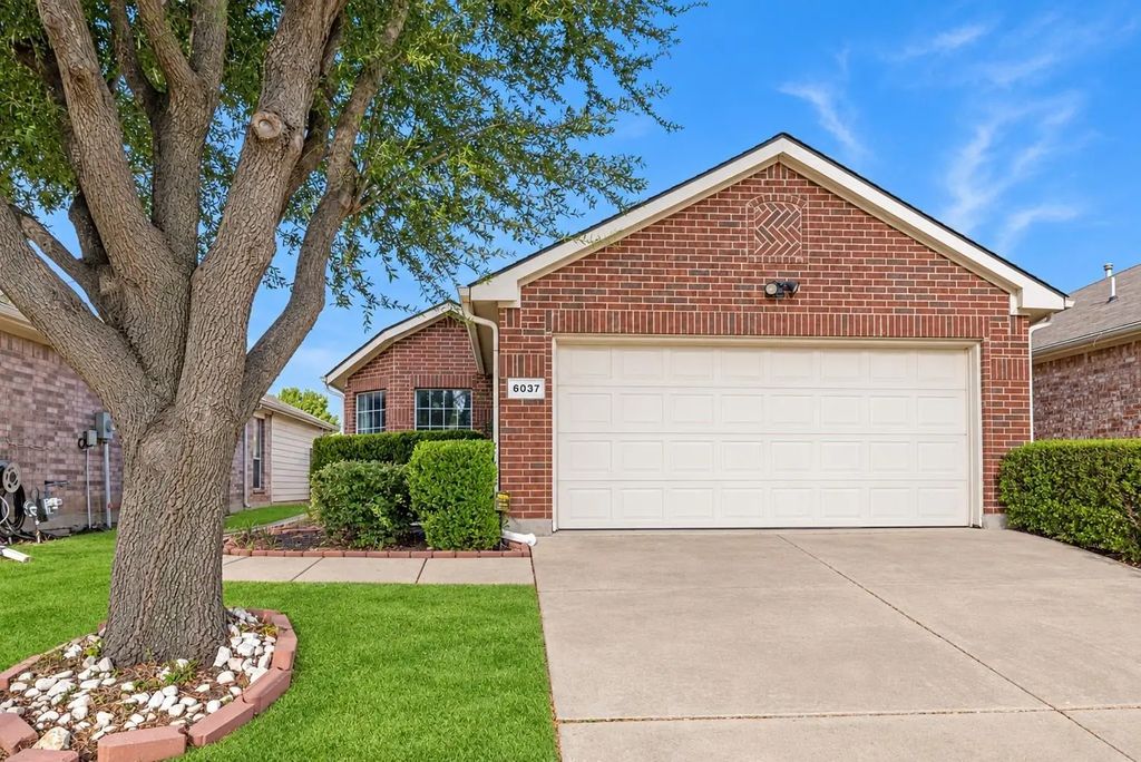 6037 Melanie Drive, Fort Worth