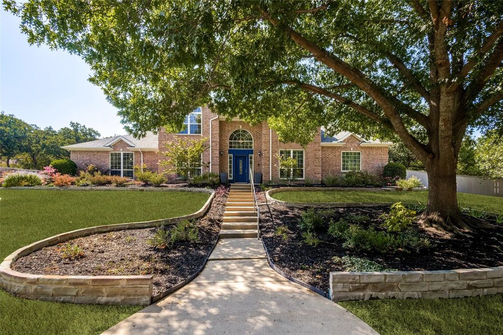 204 E Chapel Downs Drive, Southlake