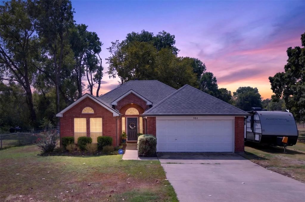 304 Daisy Road, Midlothian