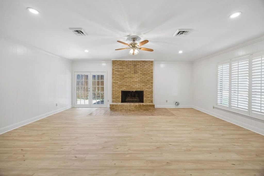 7424 Wellcrest Drive, Dallas