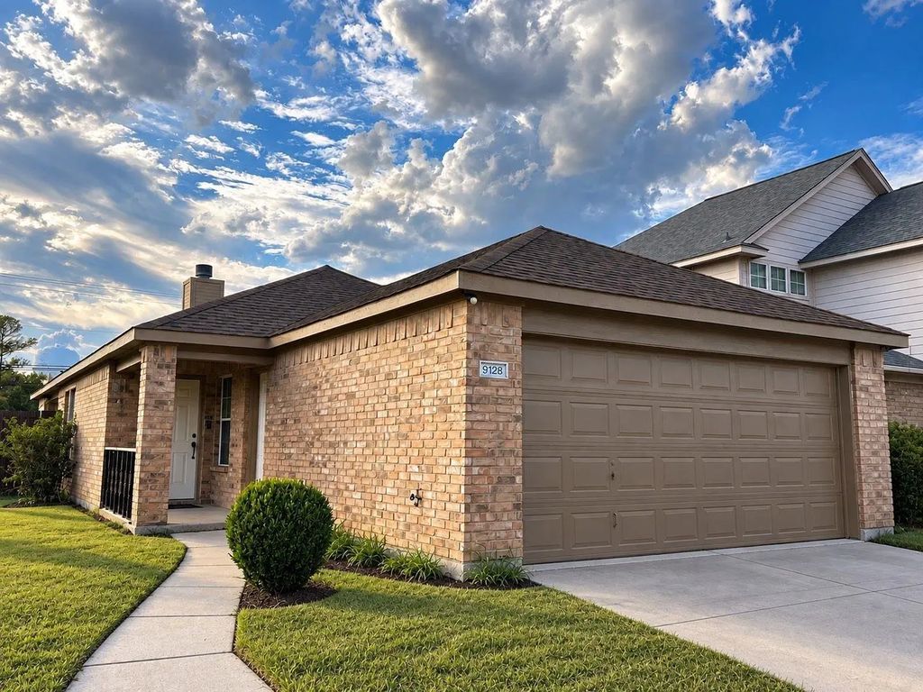 9128 Coral Lane, Fort Worth