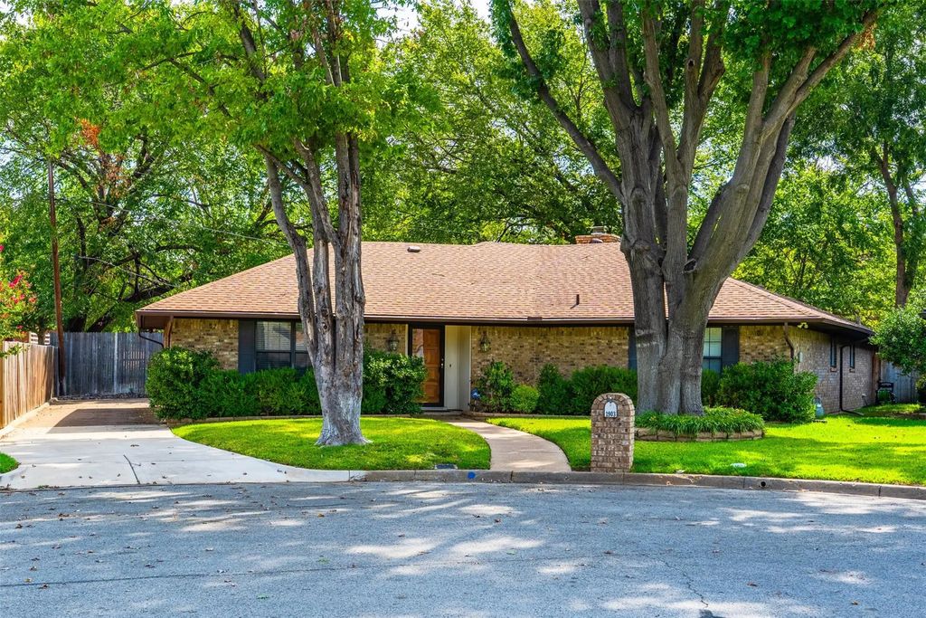 1903 Moody Court, Arlington
