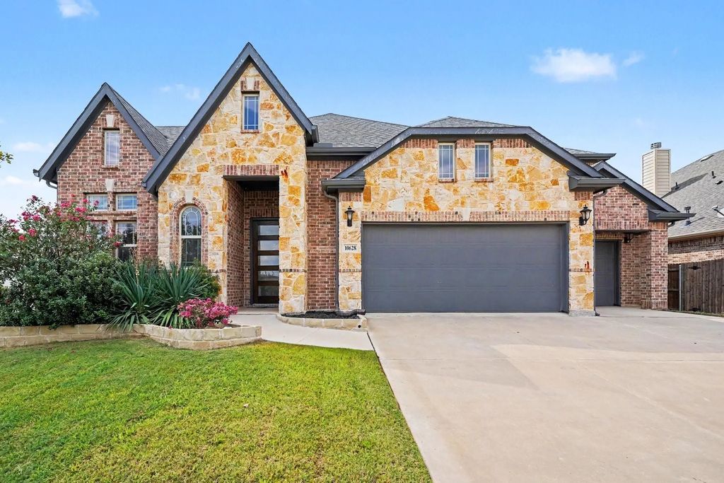 10628 Kettlewood Drive, Fort Worth