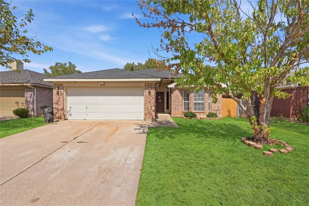 2332 Corral Drive, Fort Worth