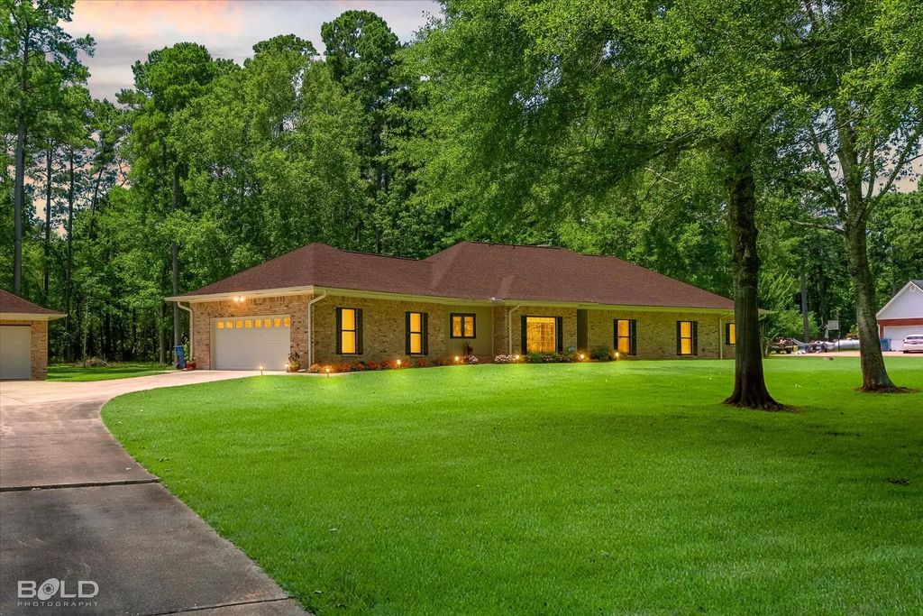 10801 Hearthwood Drive, Bethany