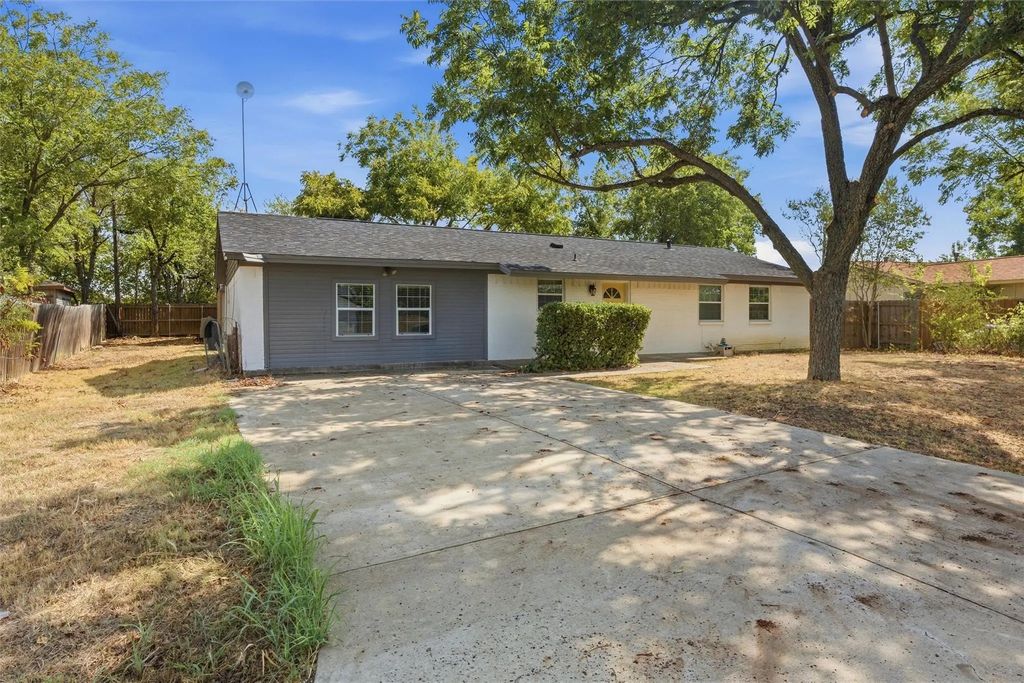 208 N Hickory Street, Venus
