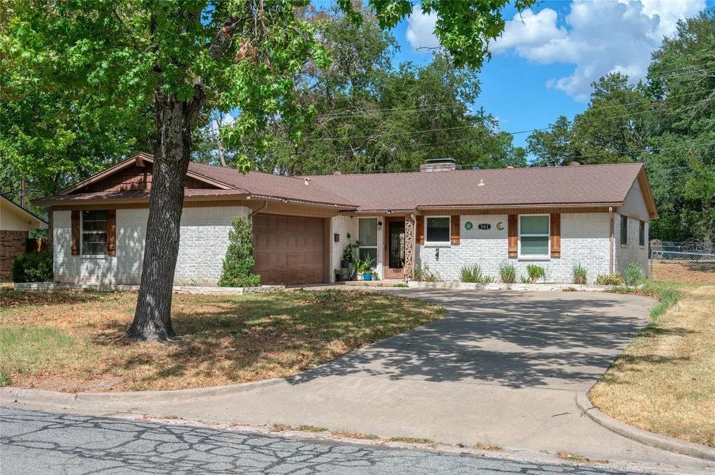 503 Wes Michael Road, Bonham