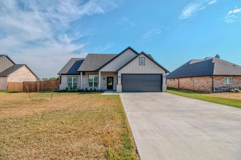 512 Austin Street, Callisburg