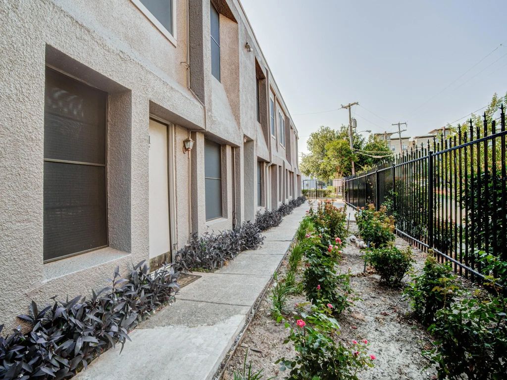 4040 Brown Street 8, Dallas