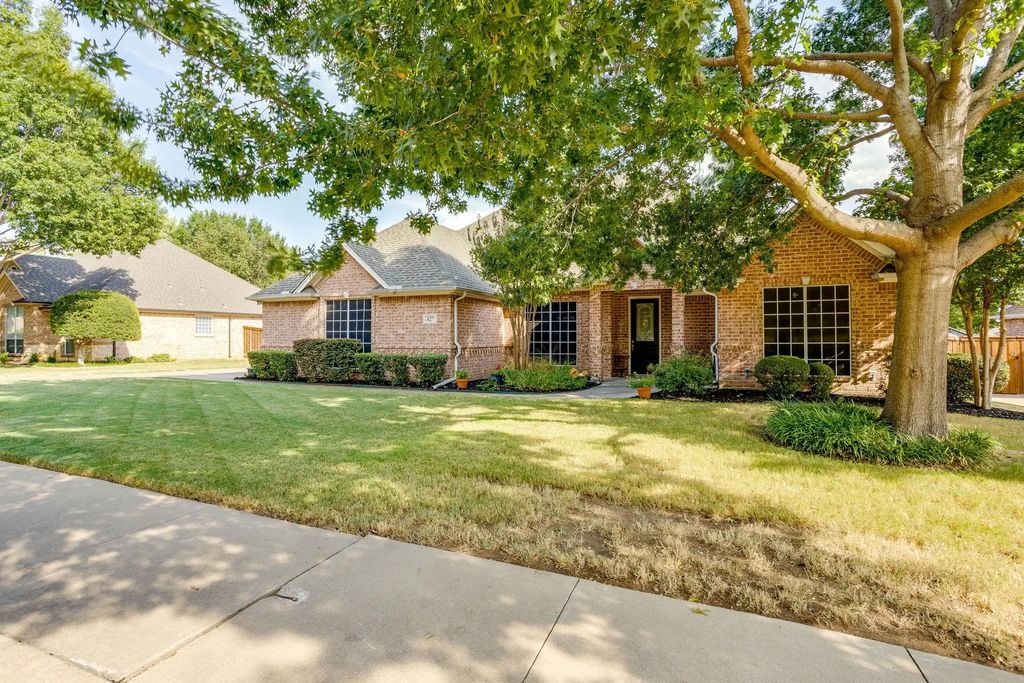427 Shenandoah Drive, Burleson