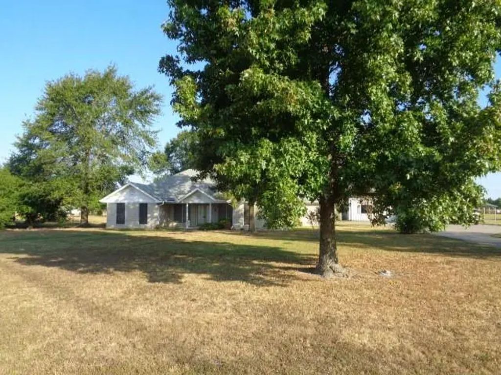 1064 W Fm 515, Winnsboro