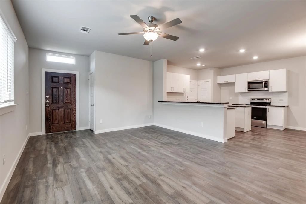 705 Blackland Drive, Venus