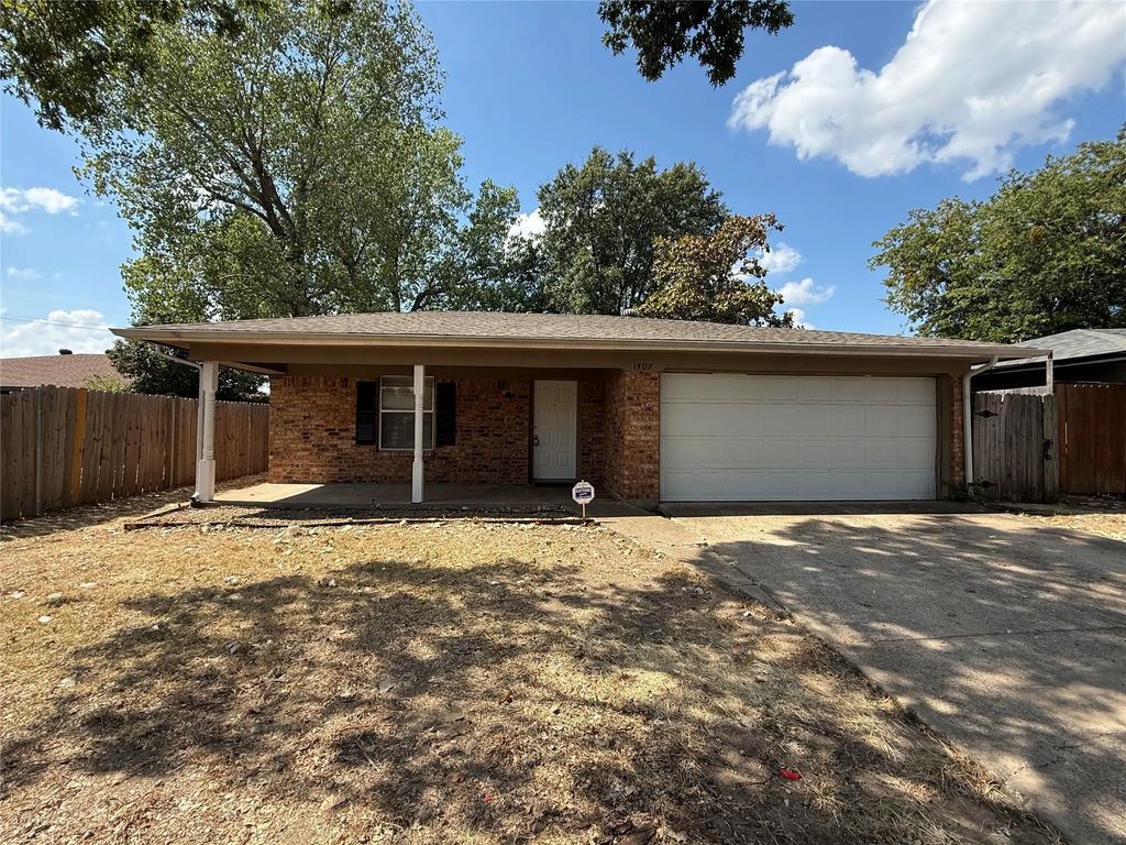 1407 La Fonda Drive, Seagoville