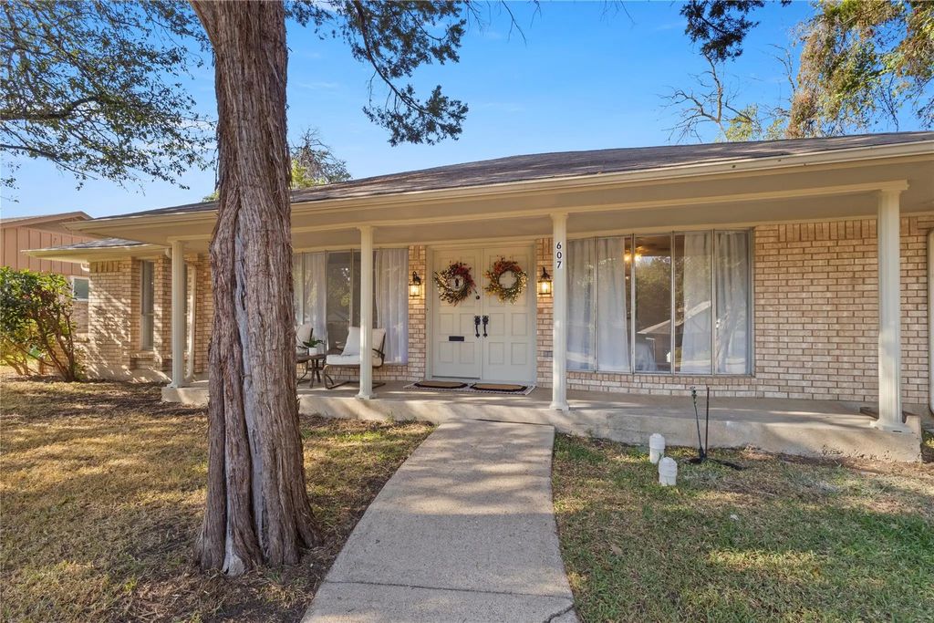 607 Parkwood Circle, Duncanville