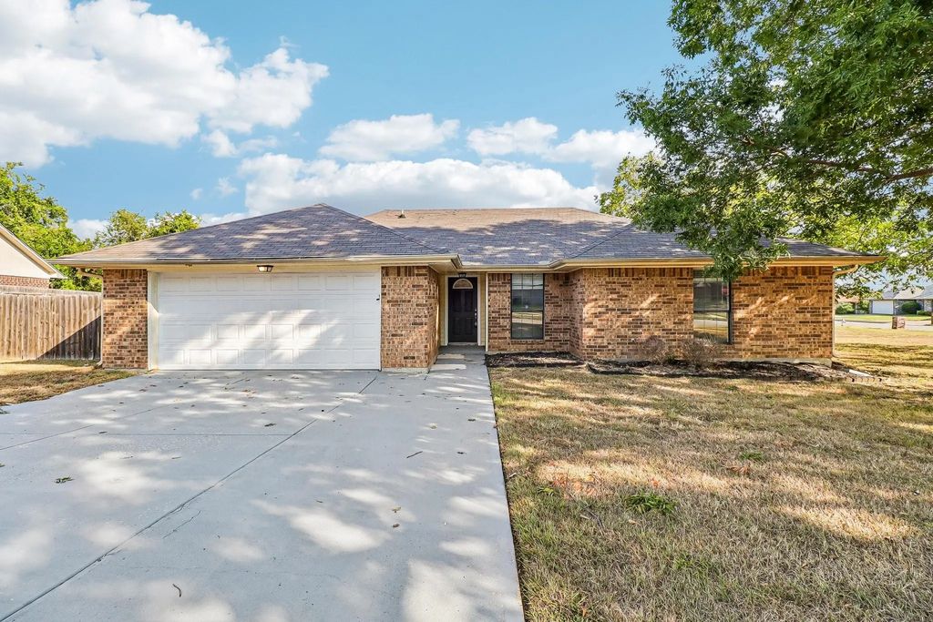 200 Shawnee Trail, Keller