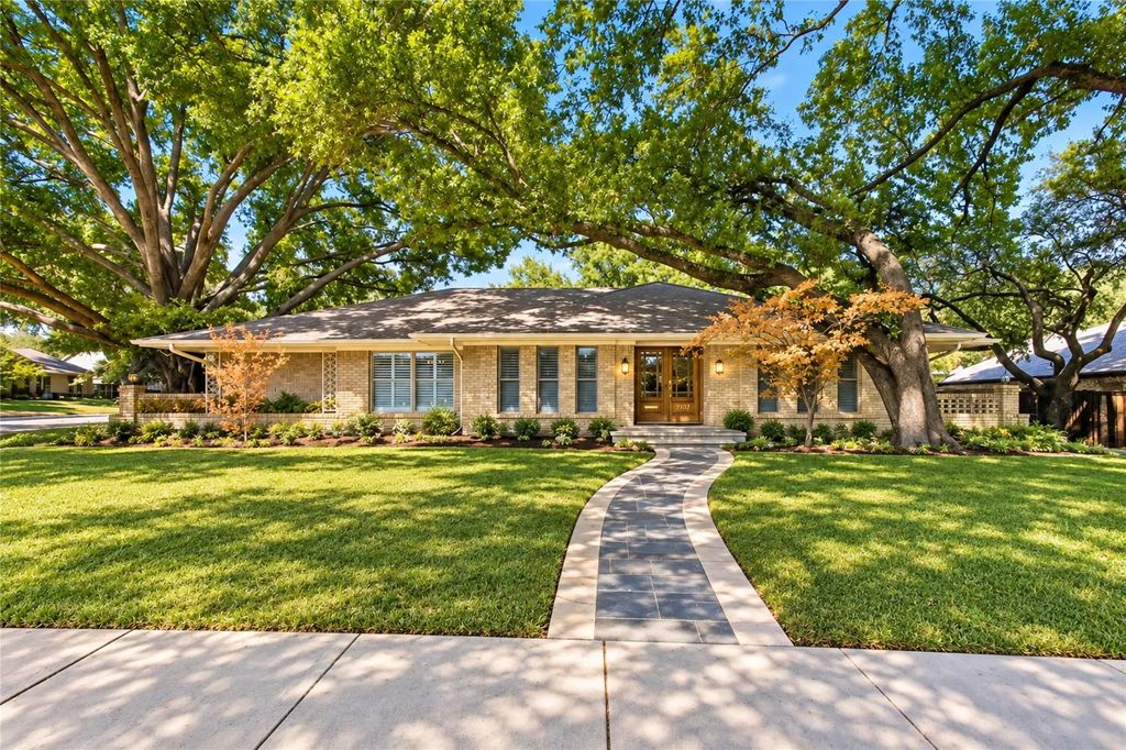 7107 Stefani Drive, Dallas