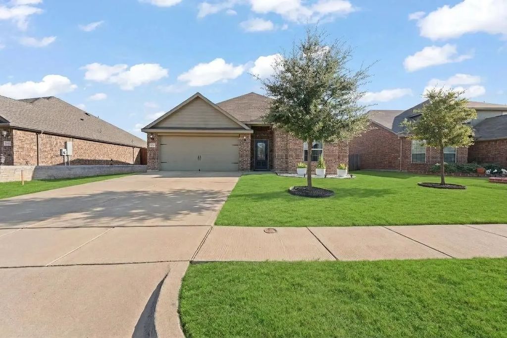 1529 Millennium Drive, Crowley