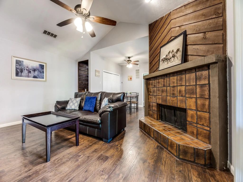 336 Melrose Drive 7c, Richardson