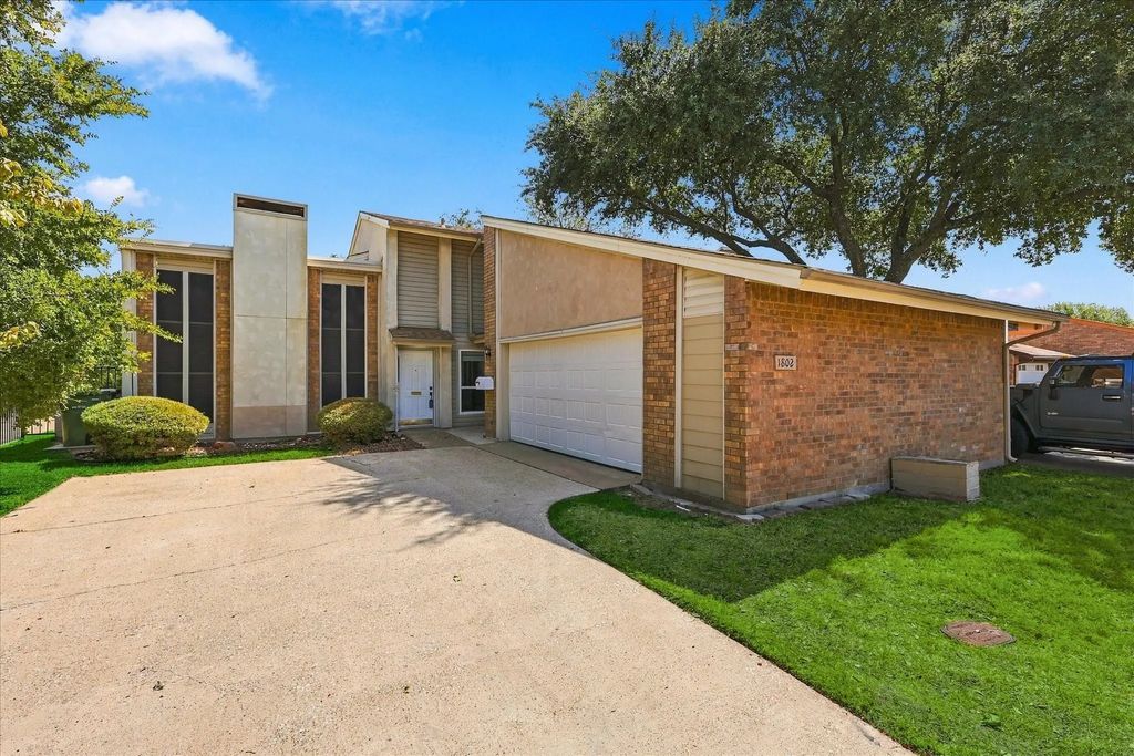 1802 Greenspring Circle, Garland