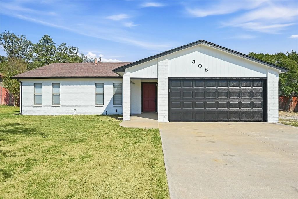 308 Hickorywood Street, Azle
