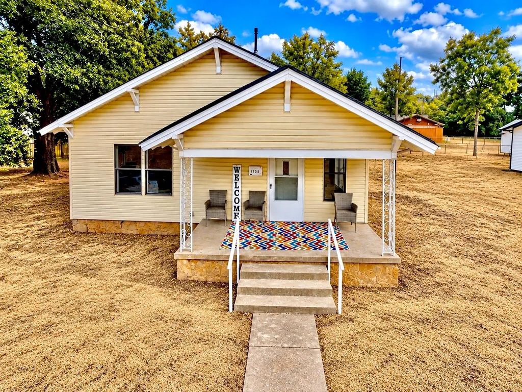 1105 W Main Street, Eastland