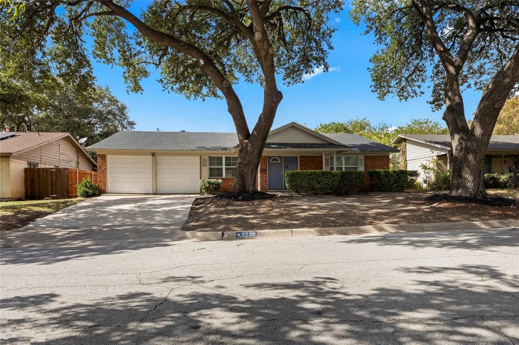 2712 Larkin Avenue, Fort Worth
