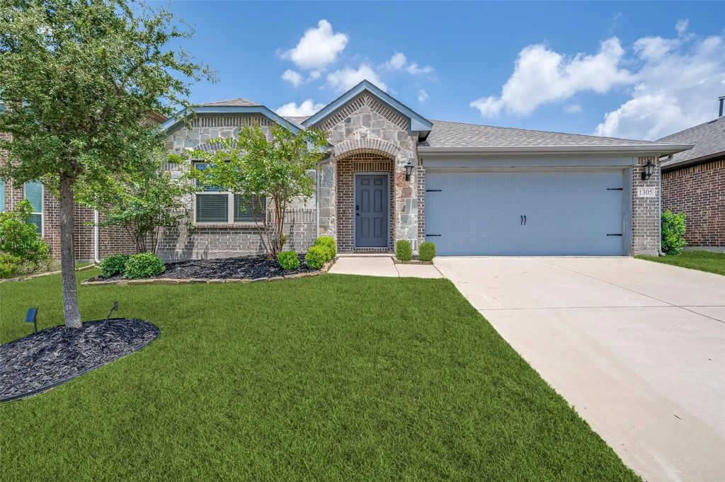 1305 Coyote Ridge, Aubrey