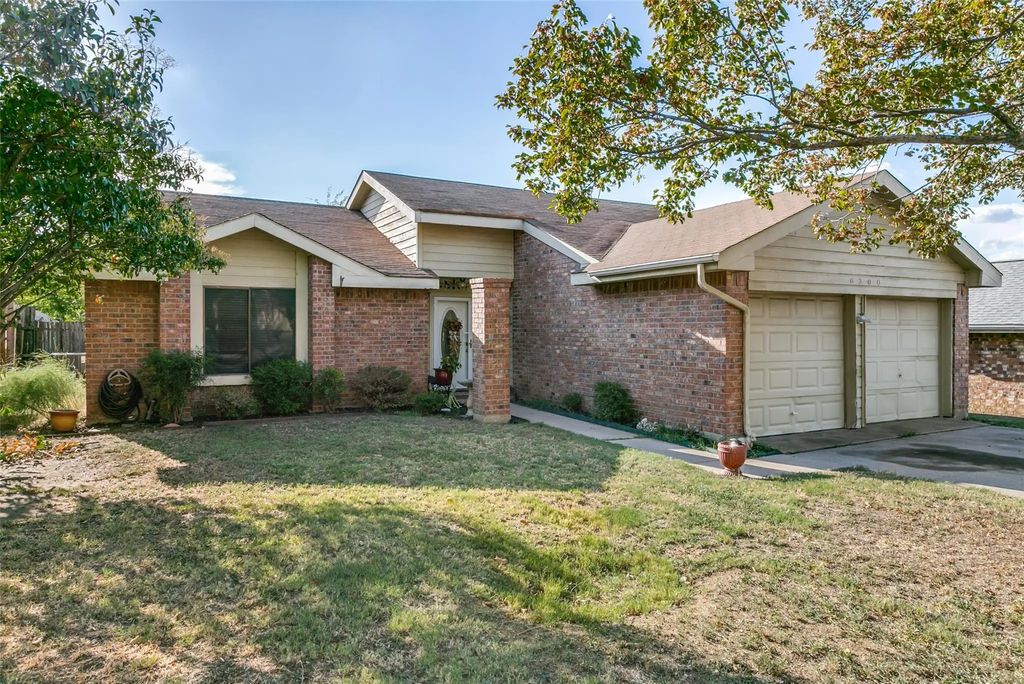 6300 Canyon Circle, Fort Worth