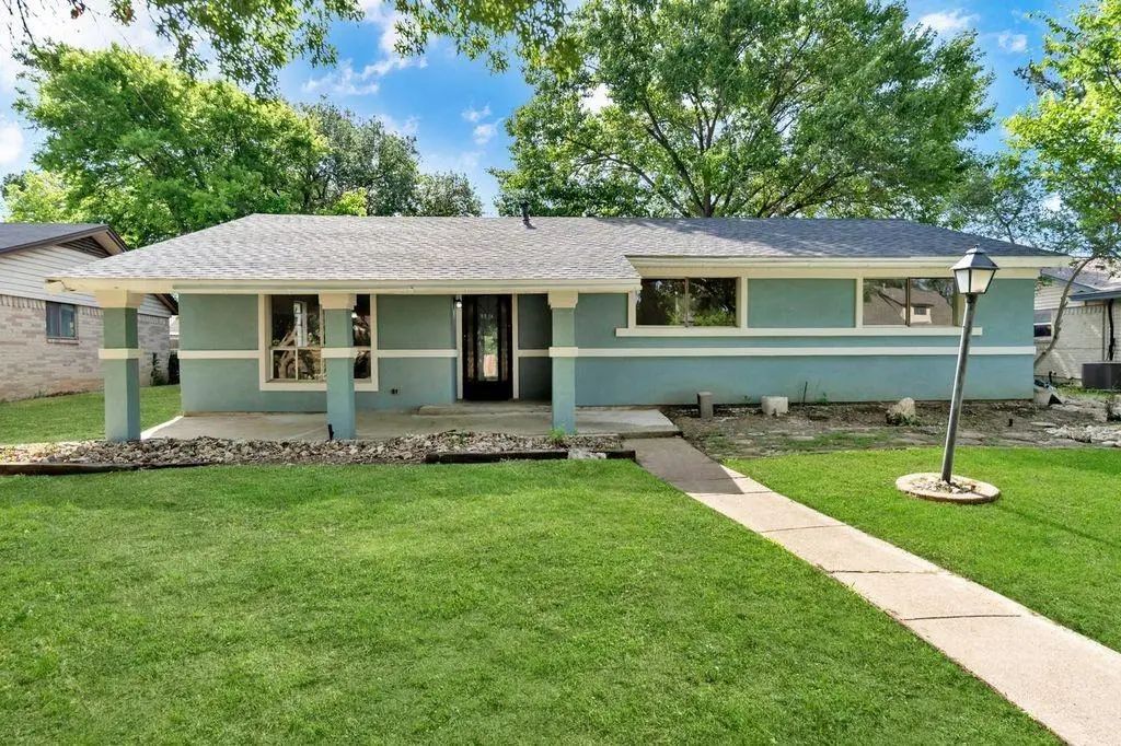 2416 Glacier Street, Irving