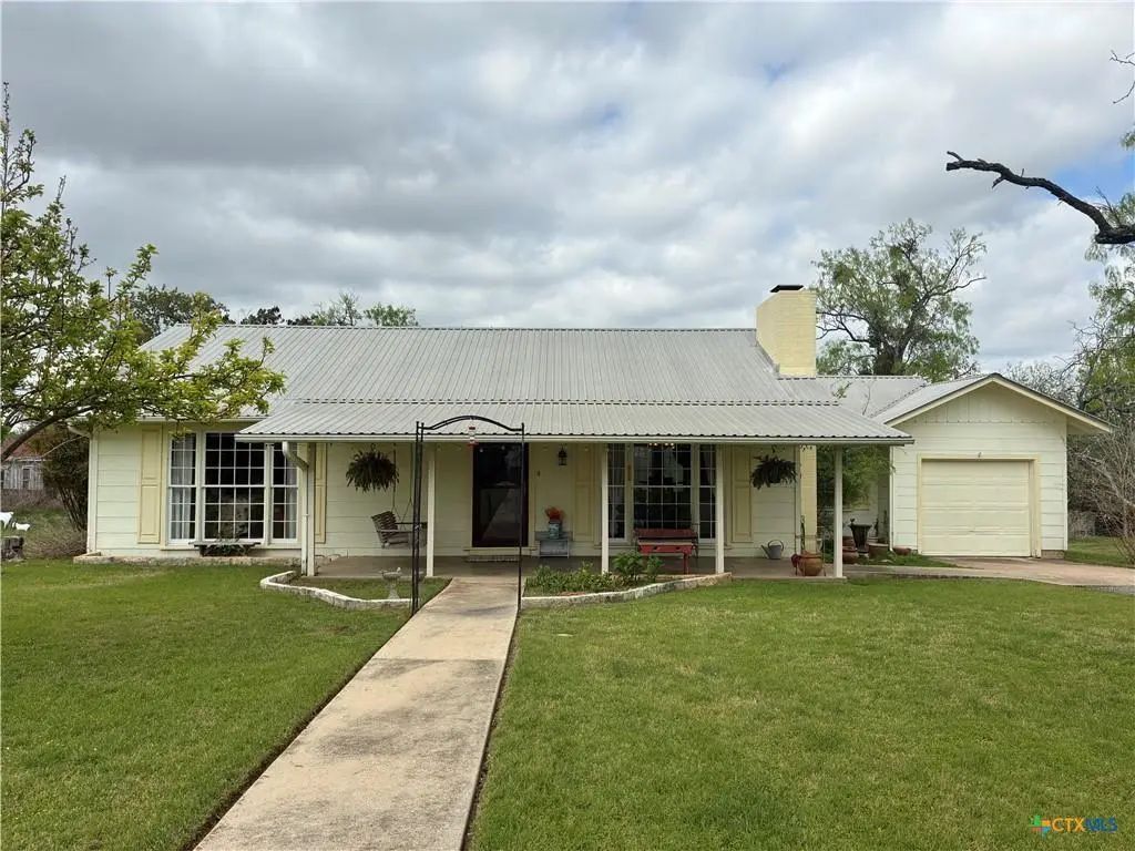 408 S Porter Street, Lampasas