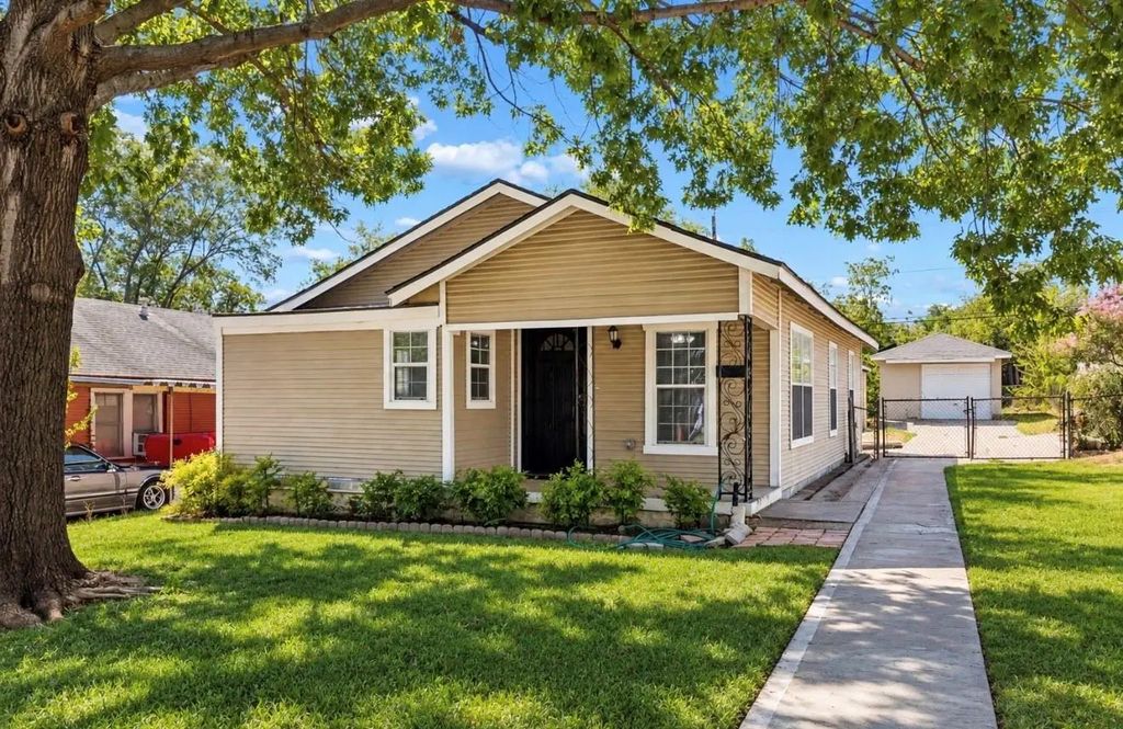 627 Hartsdale Drive, Dallas