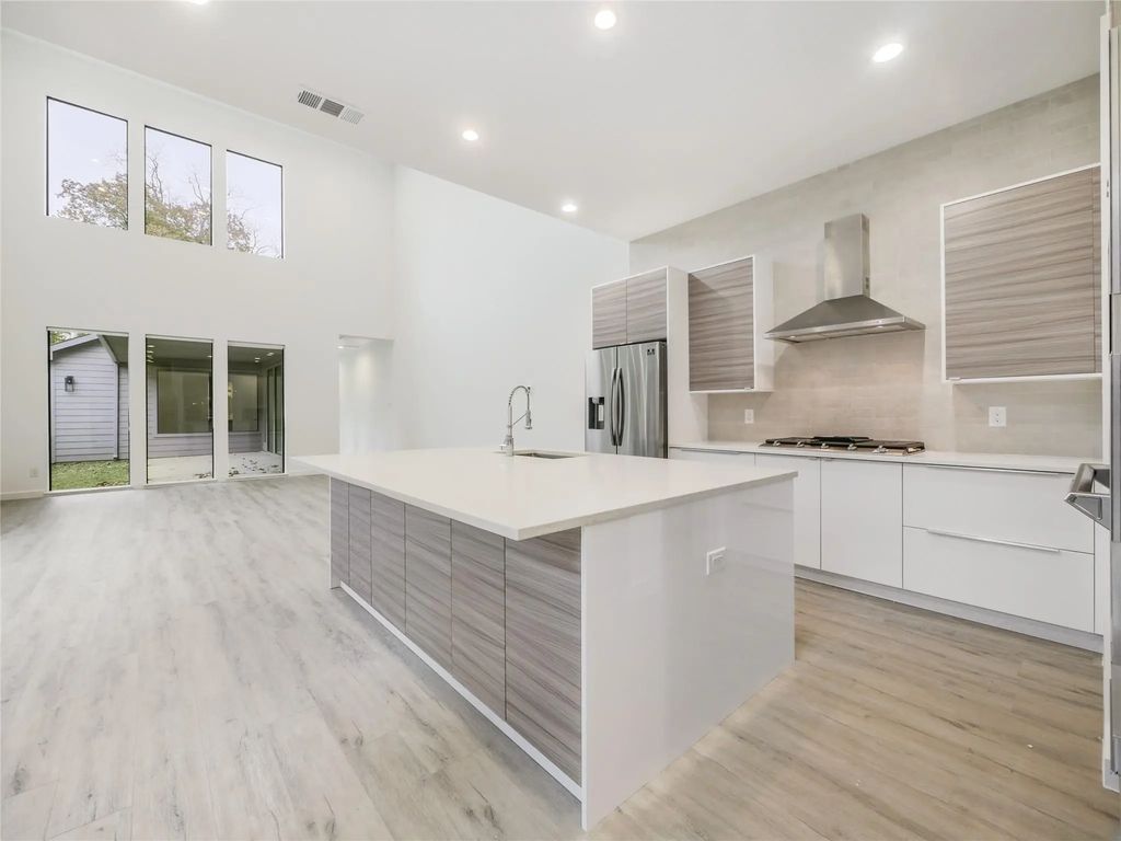 2326 Vagas Avenue, Dallas