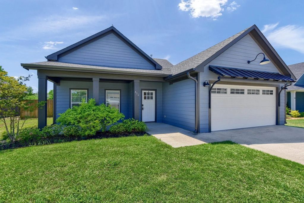 412 Carneros Drive, Sherman