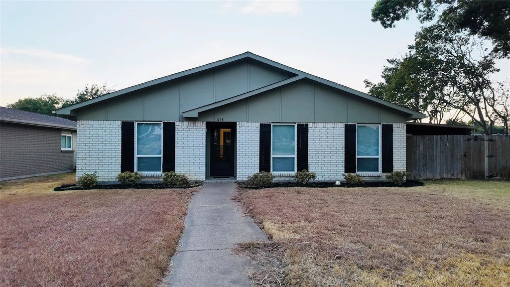 6541 Santa Fe Trail, Plano