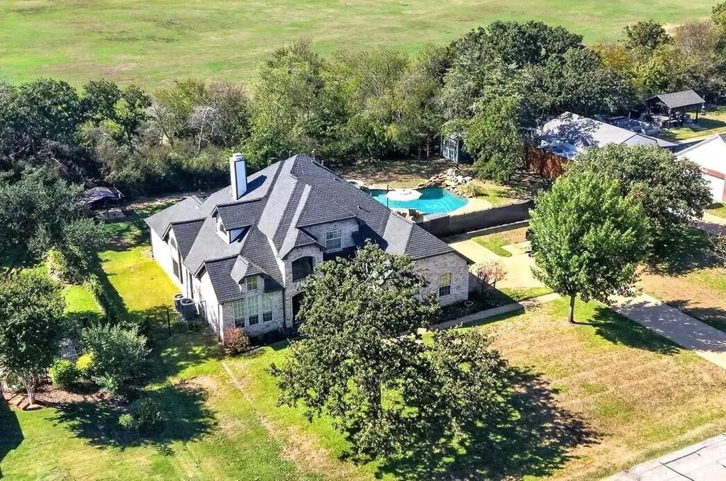 106 Mustang Trail, Shady Shores