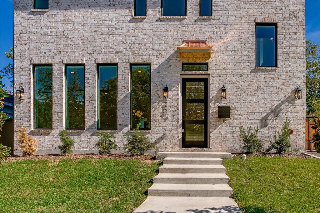 424 N Denver Street, Dallas