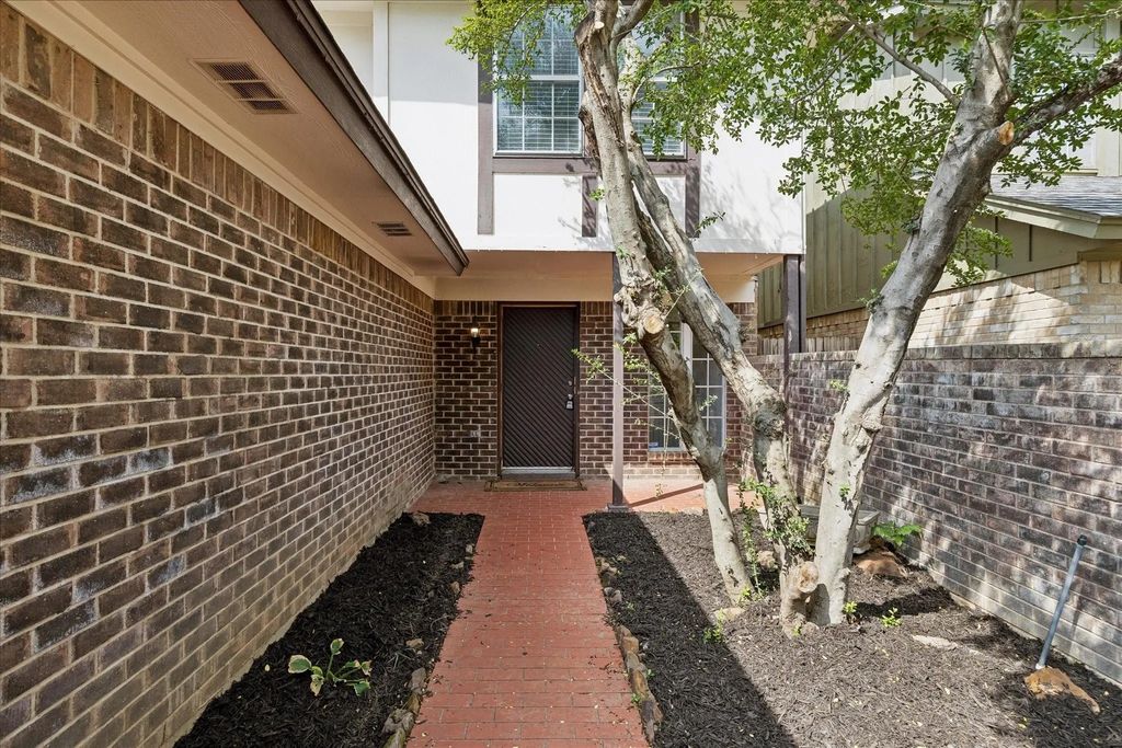 1608 Northridge Drive, Arlington