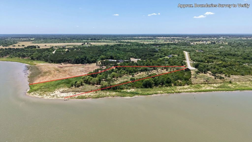 8424 Edgewater Drive, Kemp