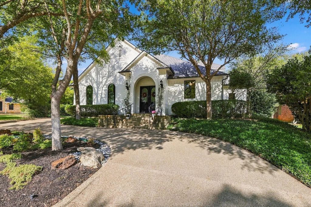 700 Glen Abbey Drive, Mansfield