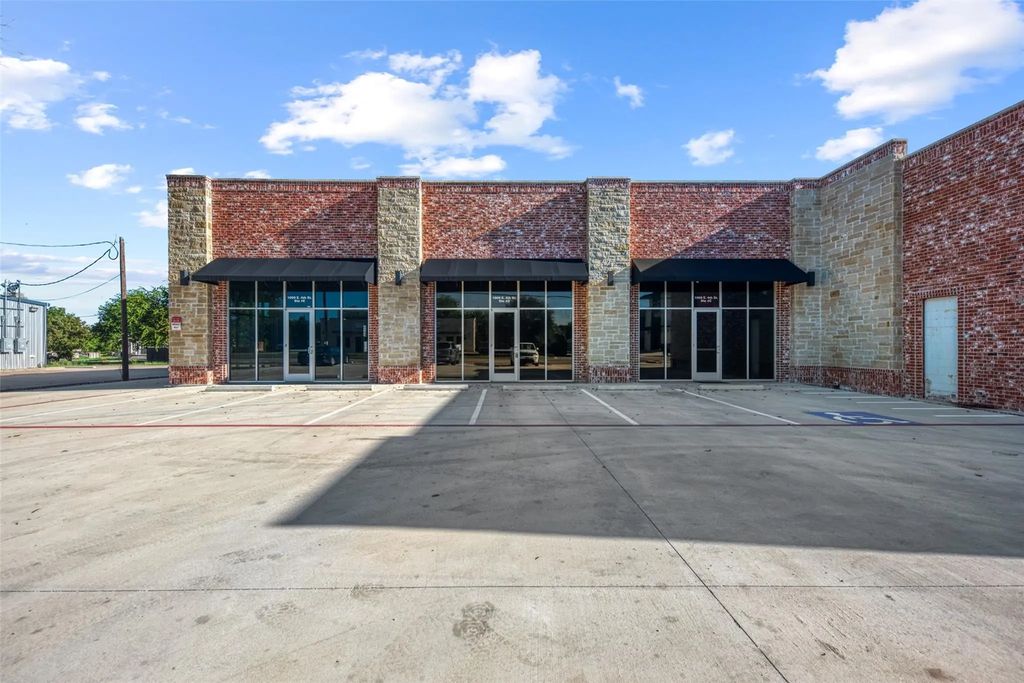 1009 E 4th Street C, D, E, Lampasas
