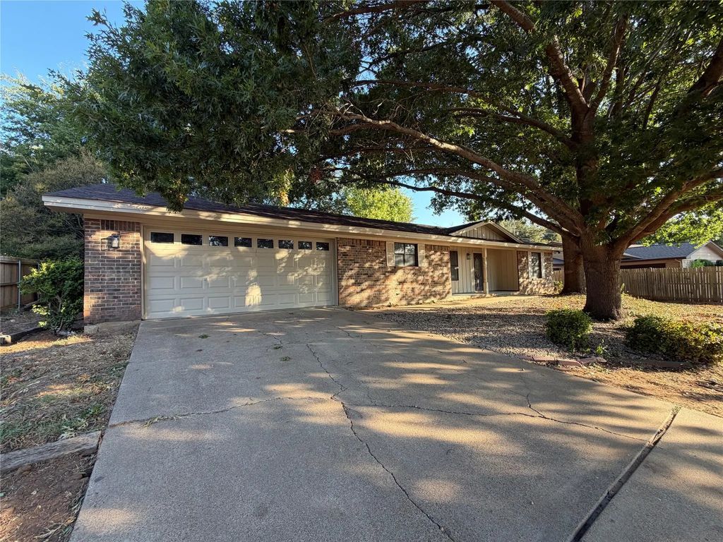 6203 Circo Drive, De Cordova