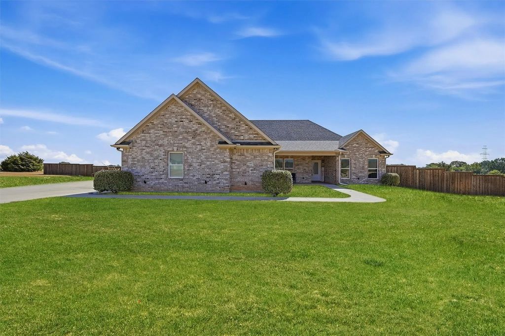 1001 Johnson Trail, Bells