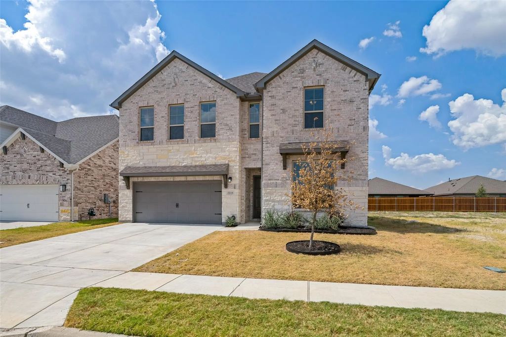 2223 Liberty Crossing Avenue, Royse City