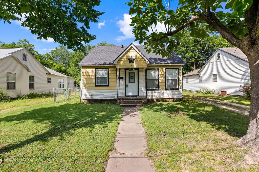1212 Lewis Street, Bellmead