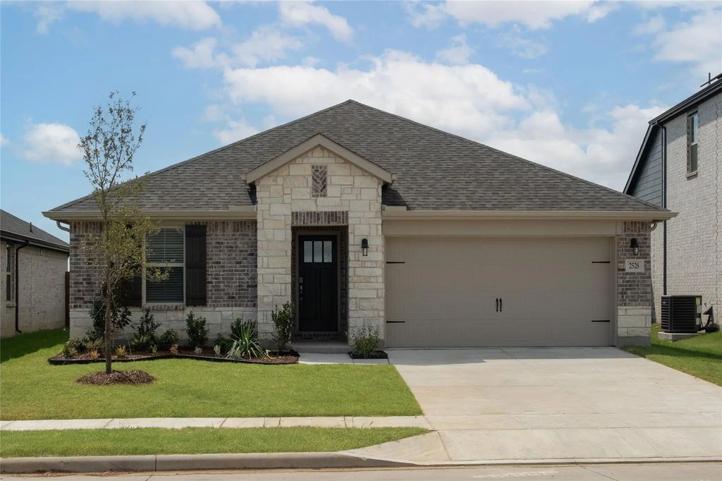 2528 Freeman Street, Anna