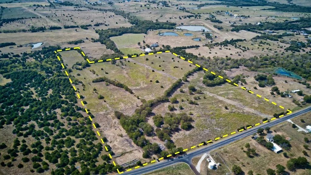 38 Ac Fm 1562 Fm 1562 Highway, Celeste