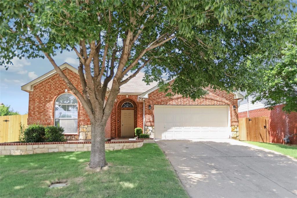 617 Minkel Drive, Crowley