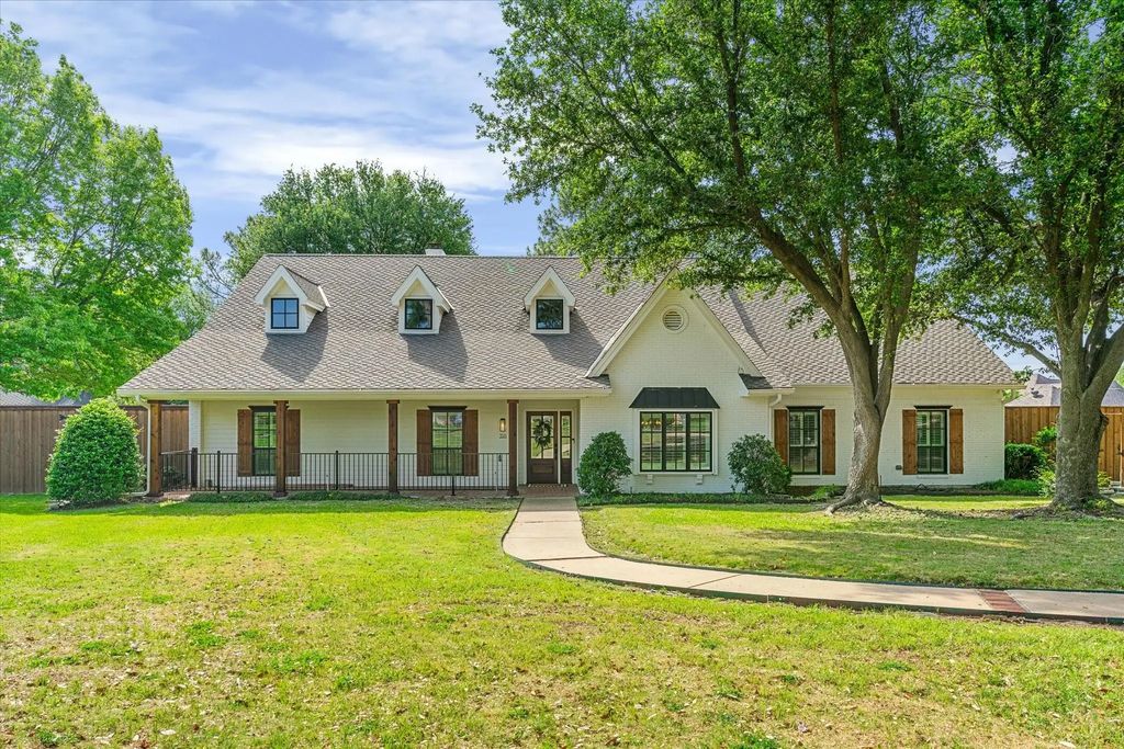 3511 Woodcrest Court, Colleyville