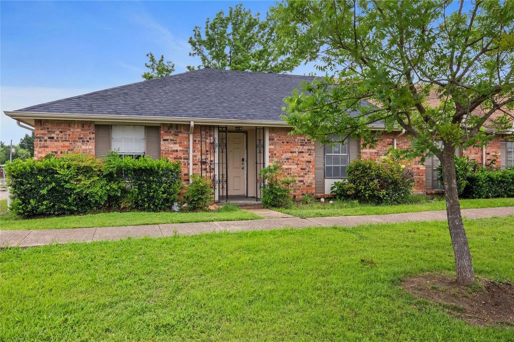 66 W Mountain Creek Drive, Grand Prairie