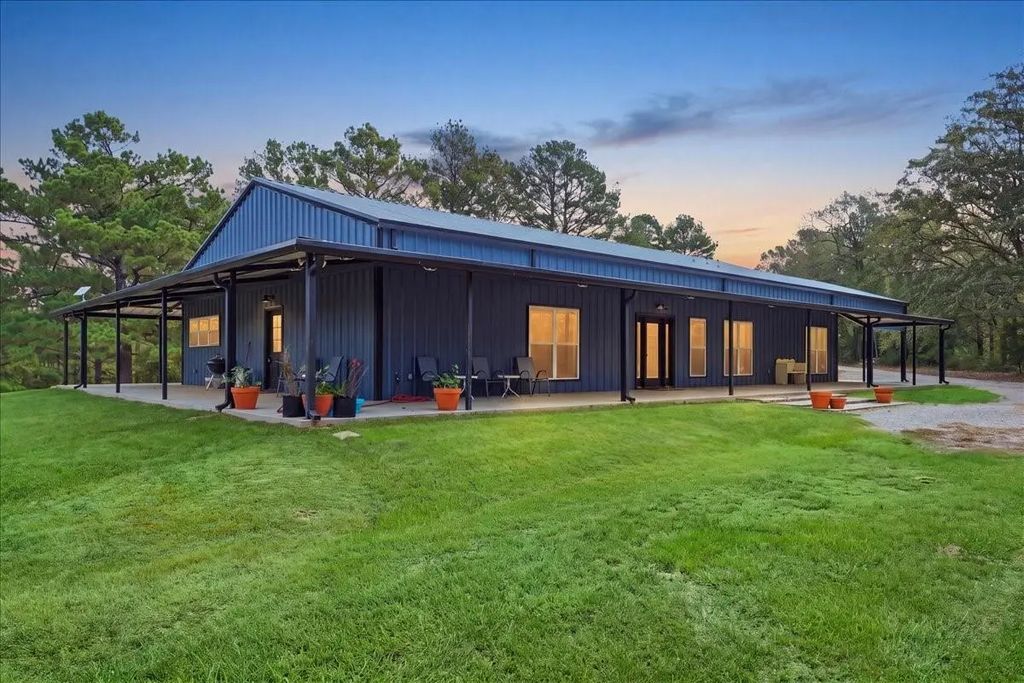 448 County Road 3955, Mineola